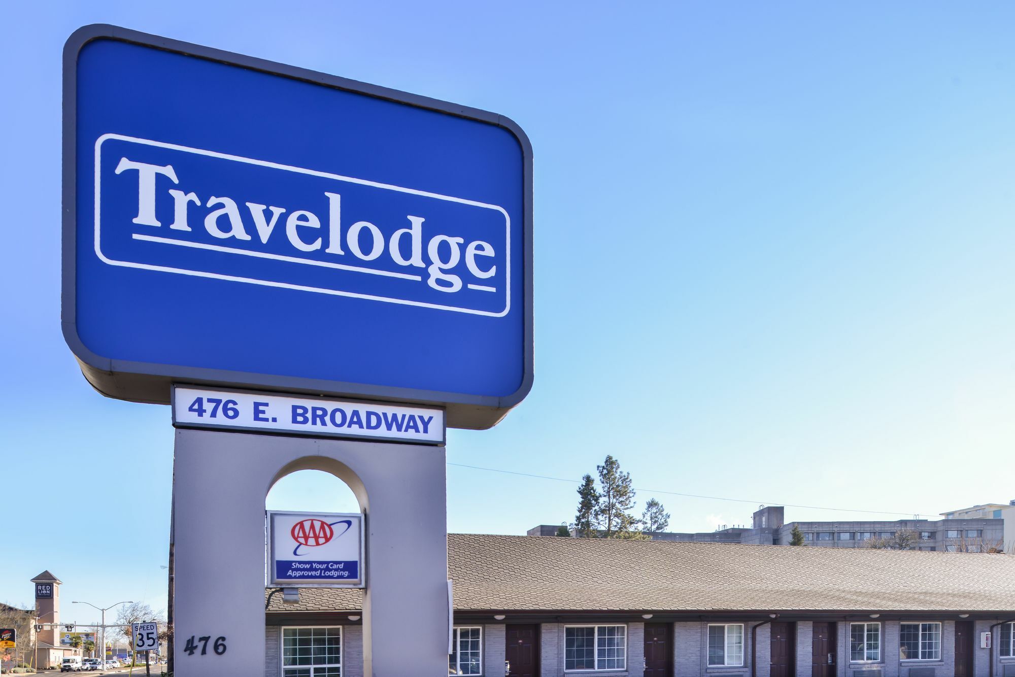 Travelodge By Wyndham Eugene Downtown/University Of Oregon Екстериор снимка