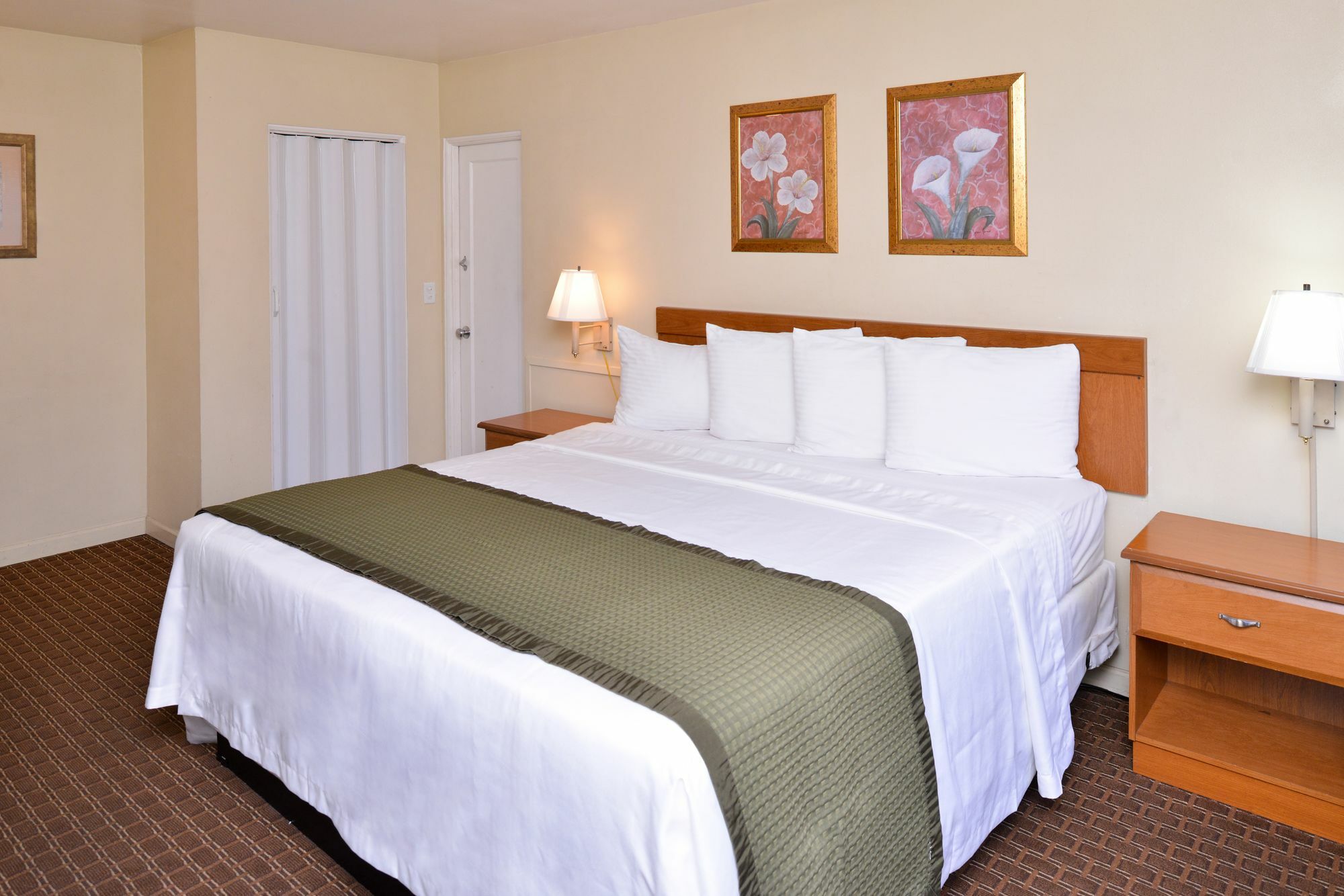 Travelodge By Wyndham Eugene Downtown/University Of Oregon Екстериор снимка