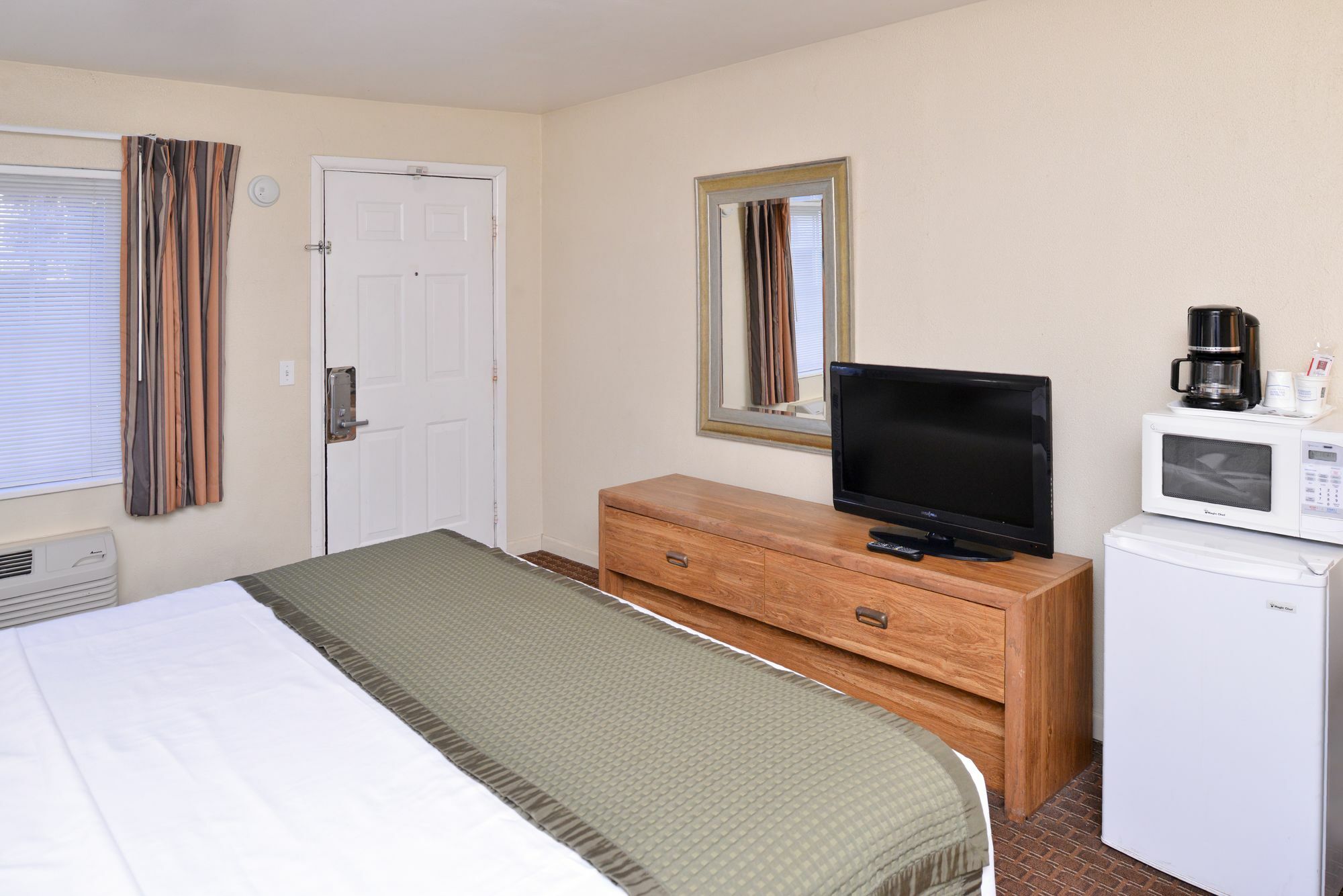 Travelodge By Wyndham Eugene Downtown/University Of Oregon Екстериор снимка