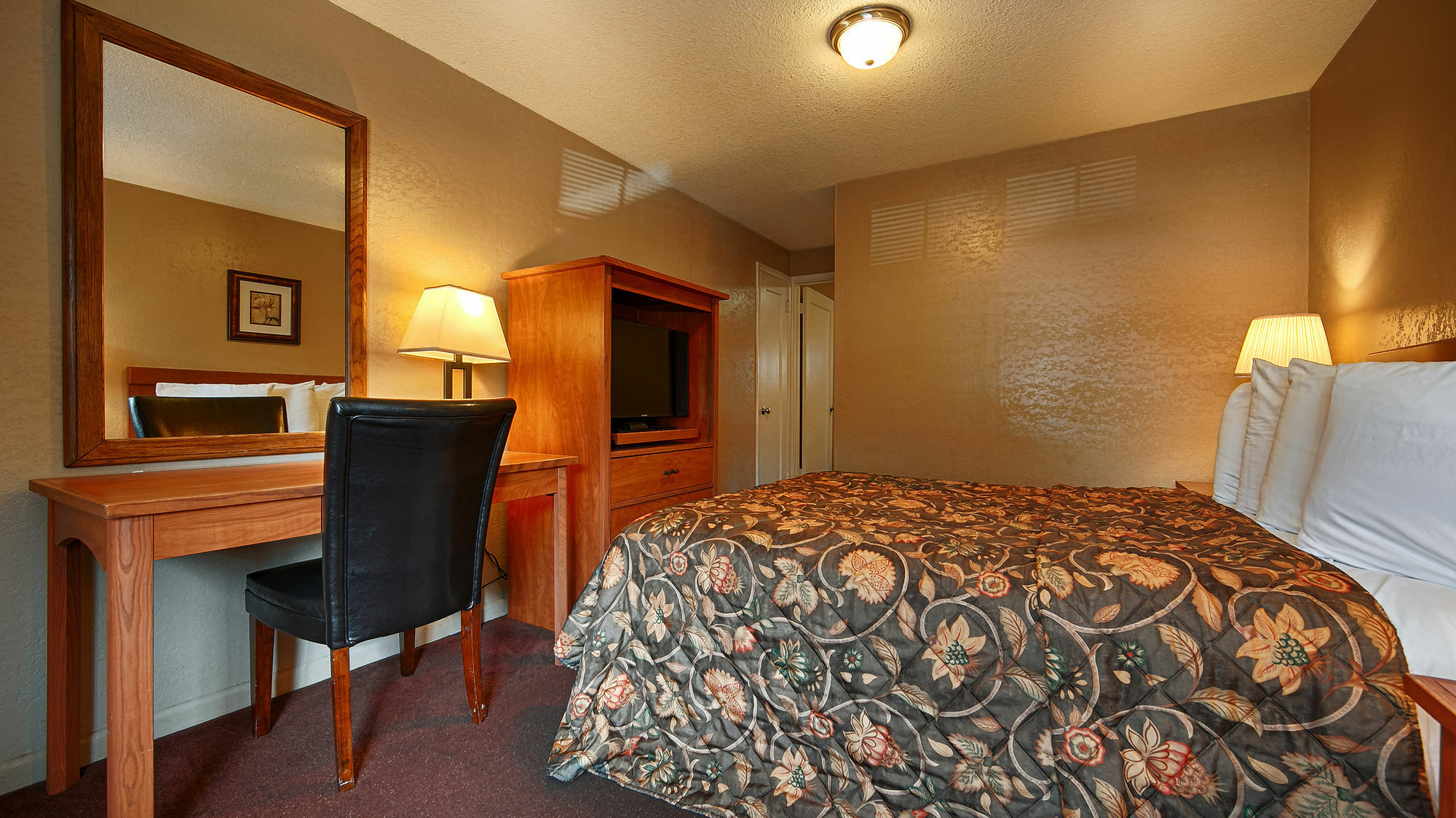 Travelodge By Wyndham Eugene Downtown/University Of Oregon Екстериор снимка