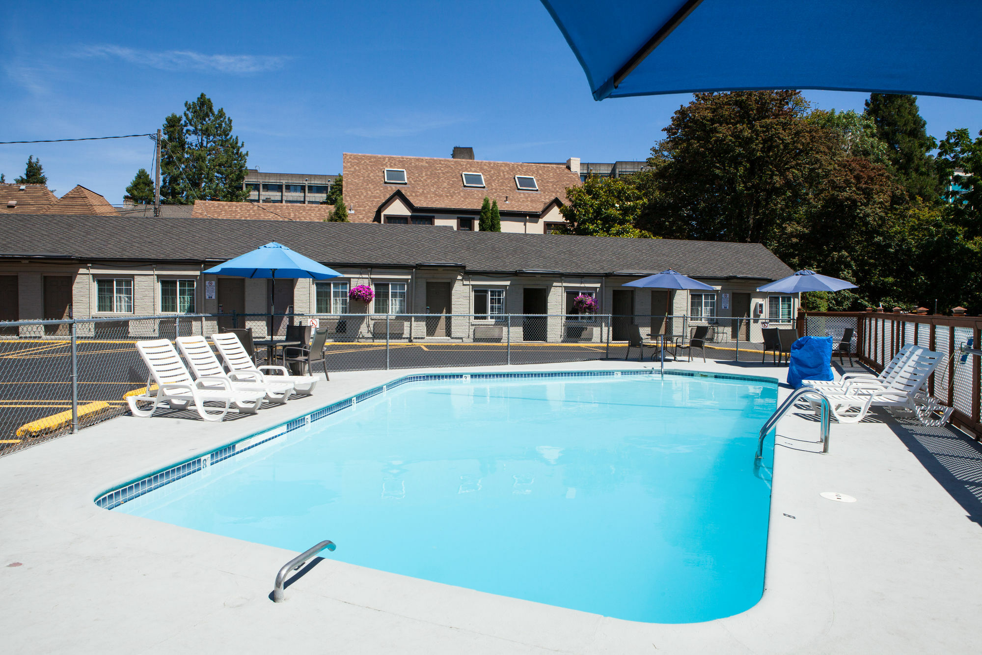 Travelodge By Wyndham Eugene Downtown/University Of Oregon Екстериор снимка