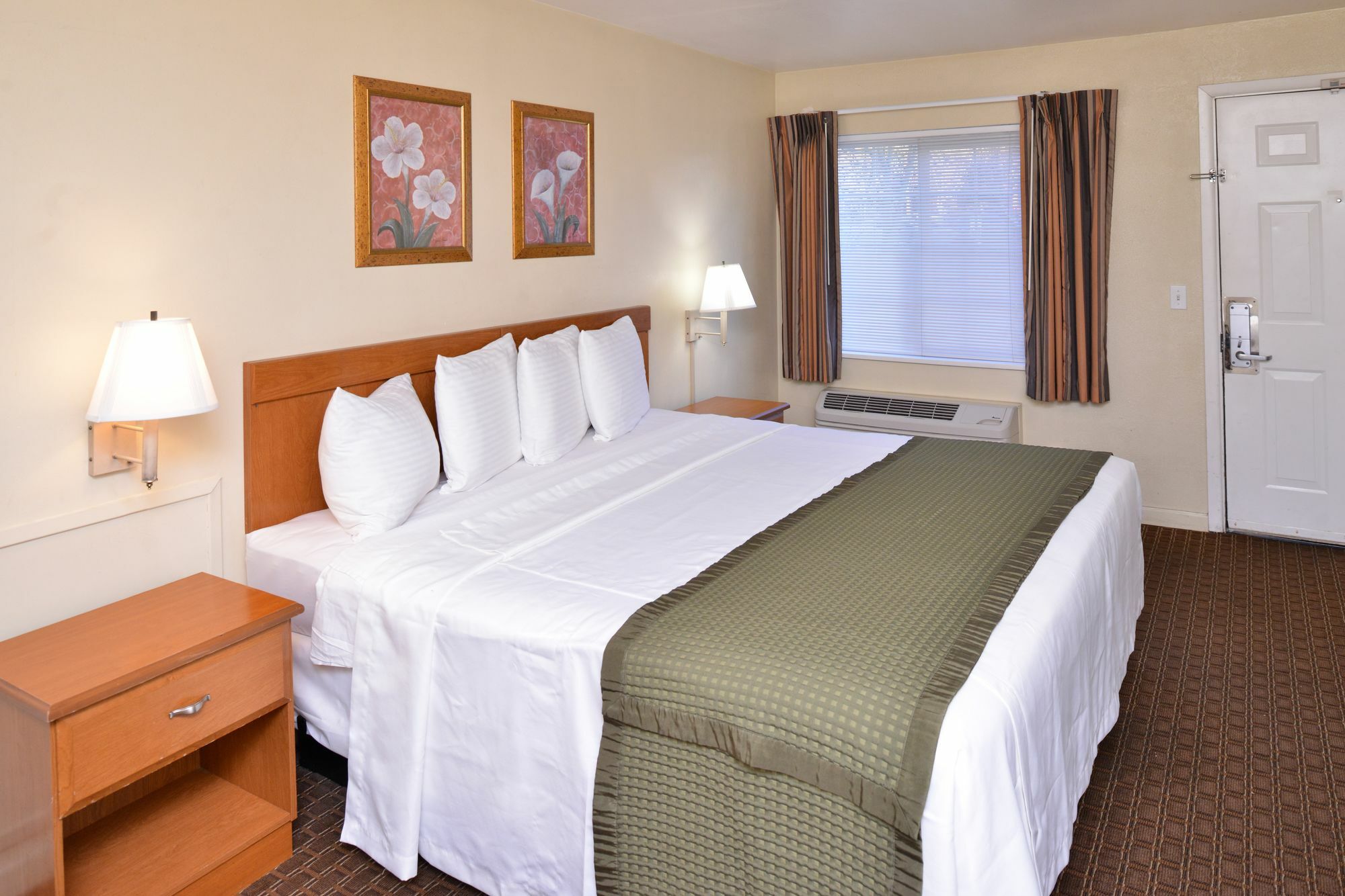 Travelodge By Wyndham Eugene Downtown/University Of Oregon Екстериор снимка