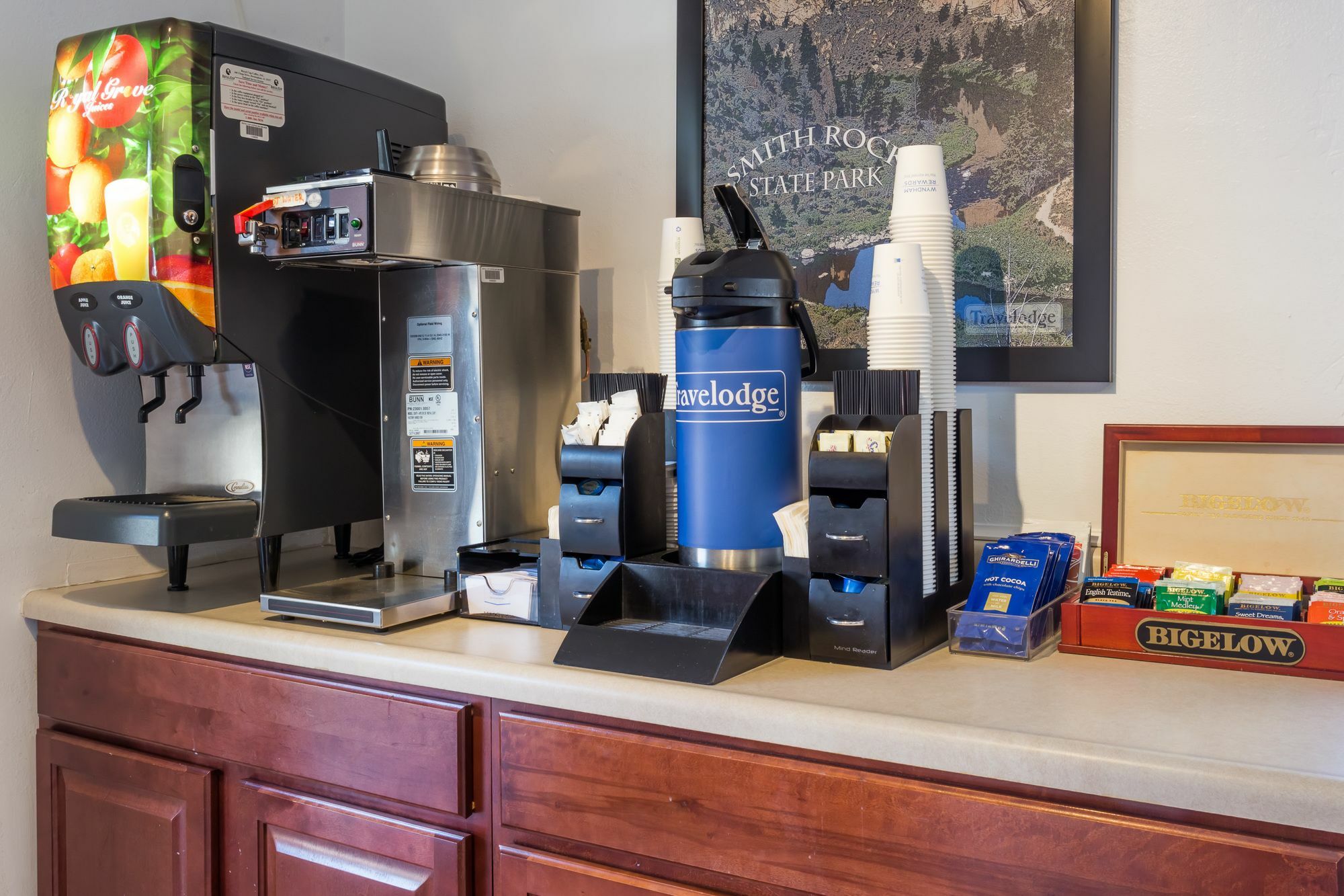 Travelodge By Wyndham Eugene Downtown/University Of Oregon Екстериор снимка