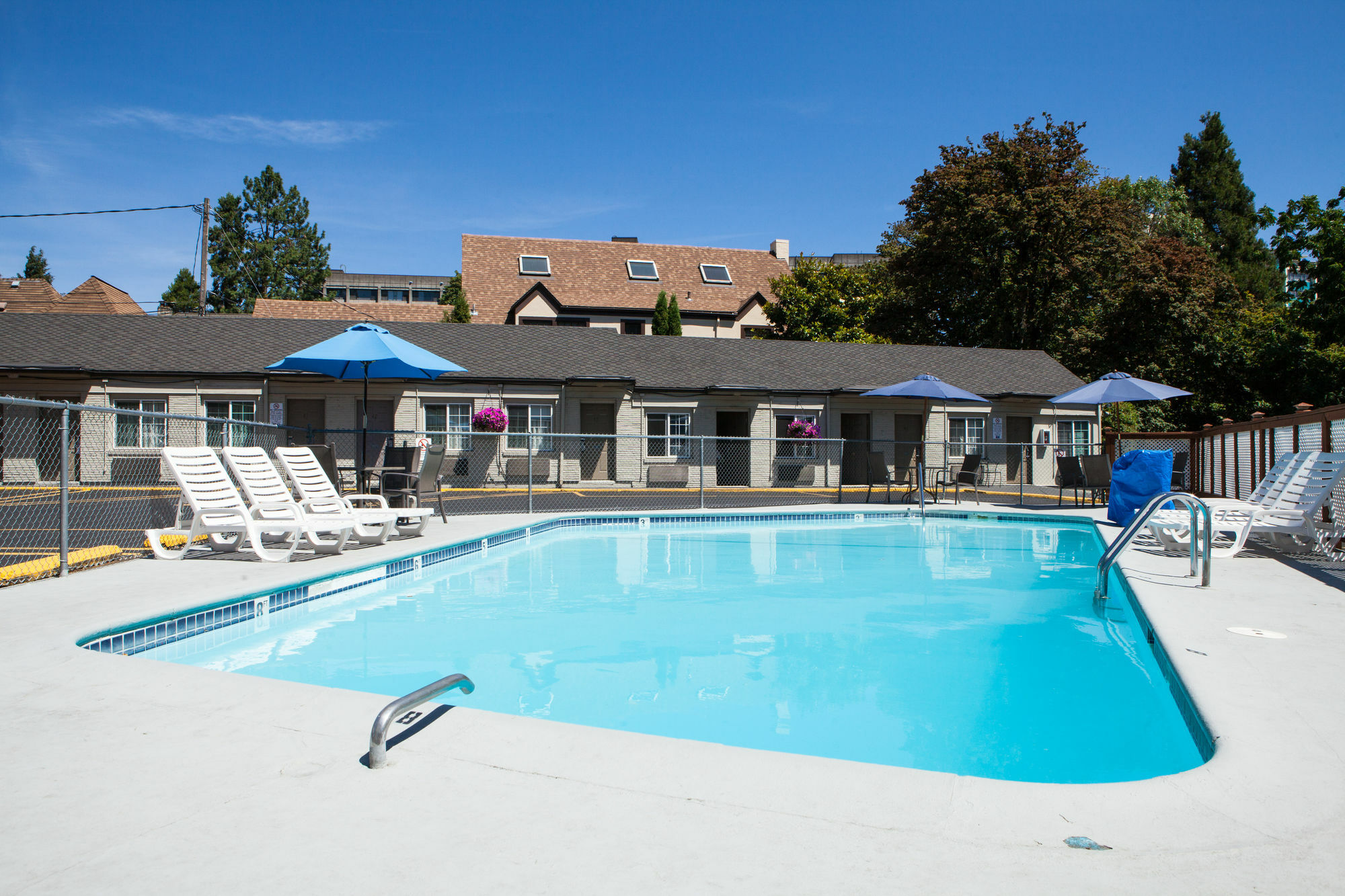 Travelodge By Wyndham Eugene Downtown/University Of Oregon Екстериор снимка
