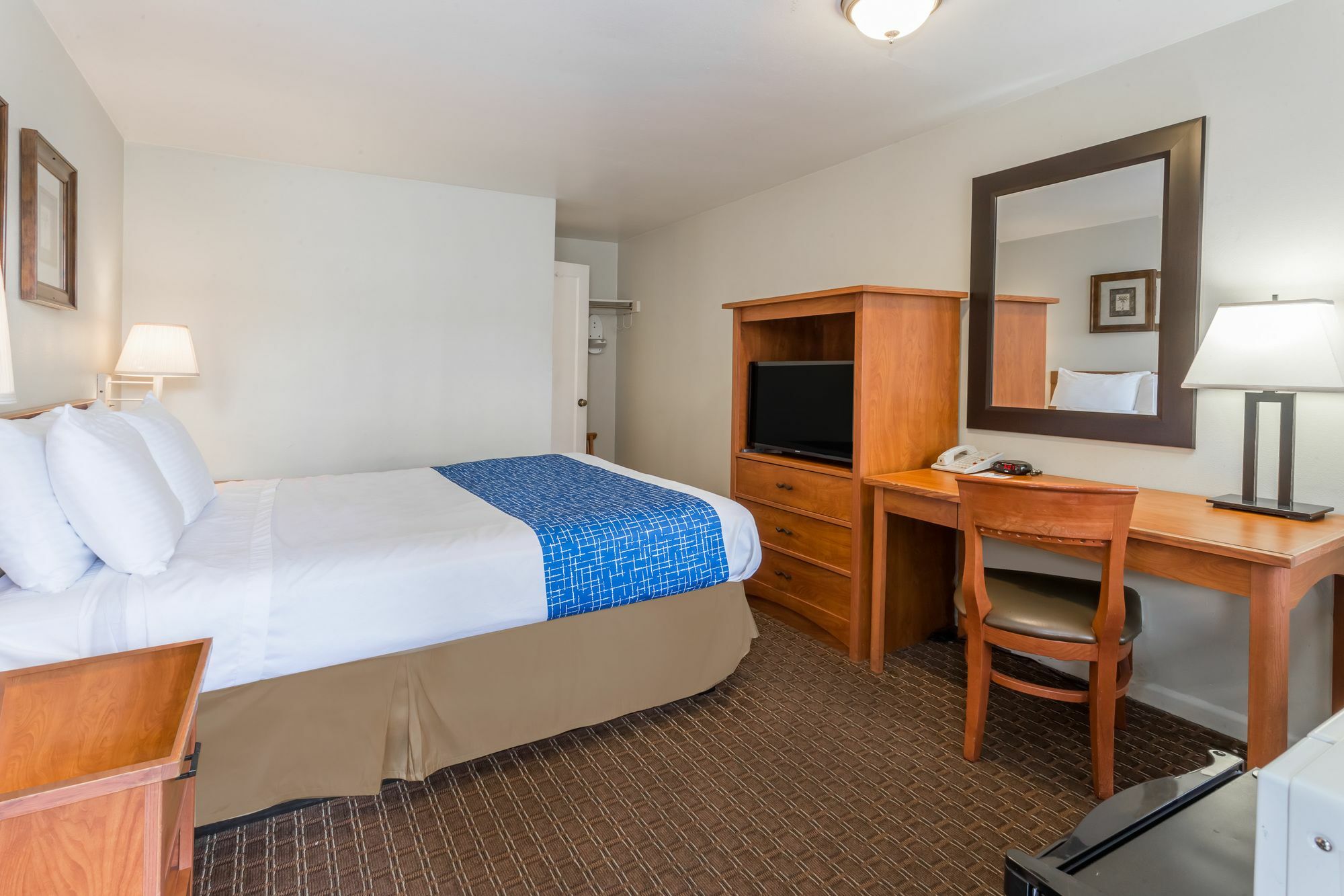 Travelodge By Wyndham Eugene Downtown/University Of Oregon Екстериор снимка